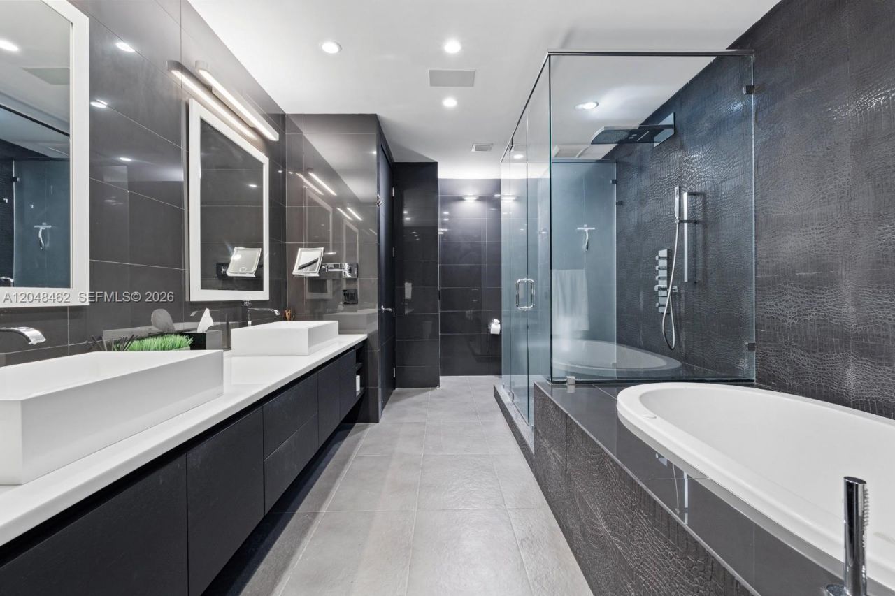 1425 Brickell Ave , Unit 42E, Miami, FL 33131 Photo