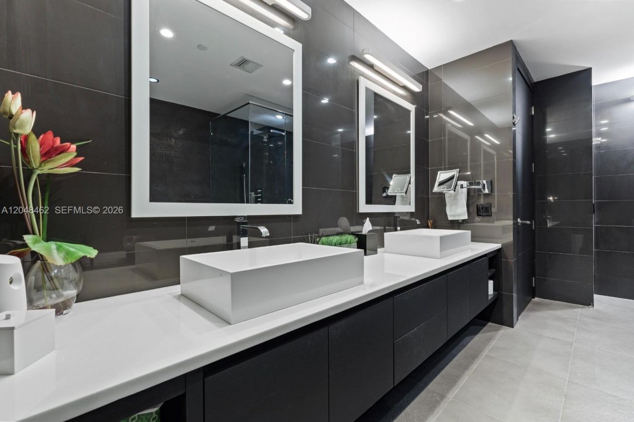 1425 Brickell Ave , Unit 42E, Miami, FL 33131 Photo