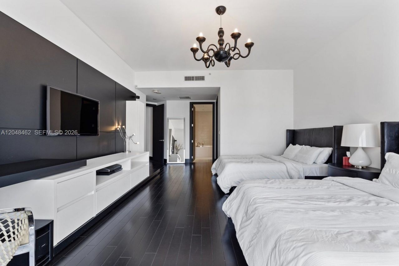 1425 Brickell Ave , Unit 42E, Miami, FL 33131 Photo