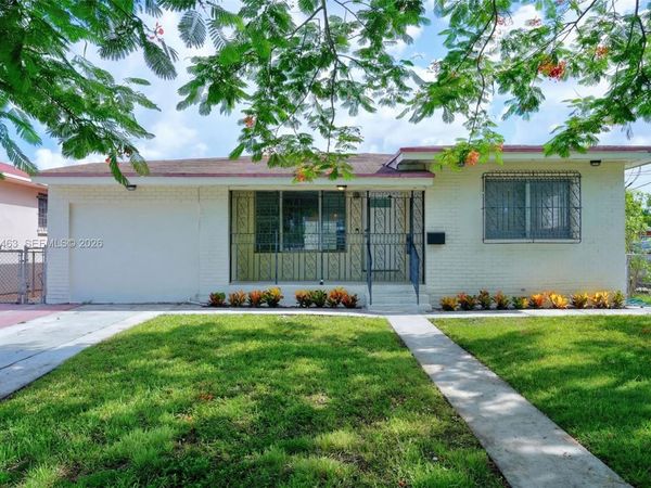 2323 NW 1st St , Miami, FL 33125