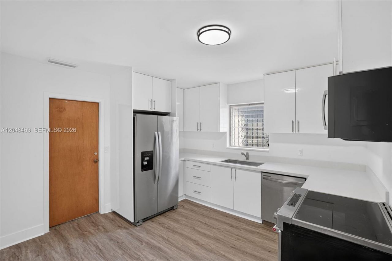 2323 NW 1st St , Miami, FL 33125 Photo