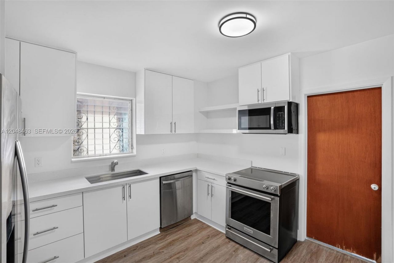 2323 NW 1st St , Miami, FL 33125 Photo