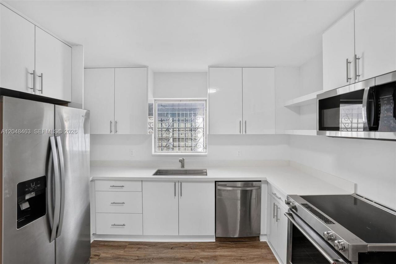 2323 NW 1st St , Miami, FL 33125 Photo