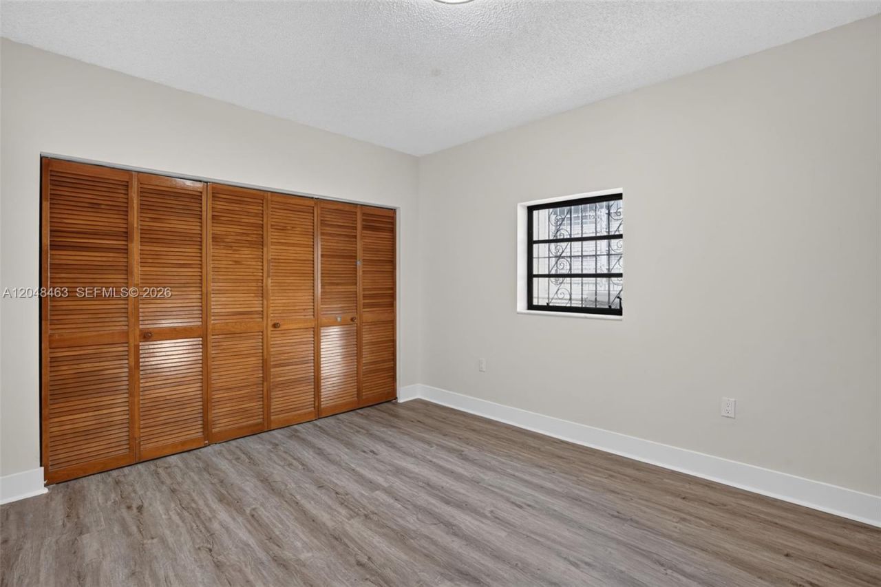 2323 NW 1st St , Miami, FL 33125 Photo