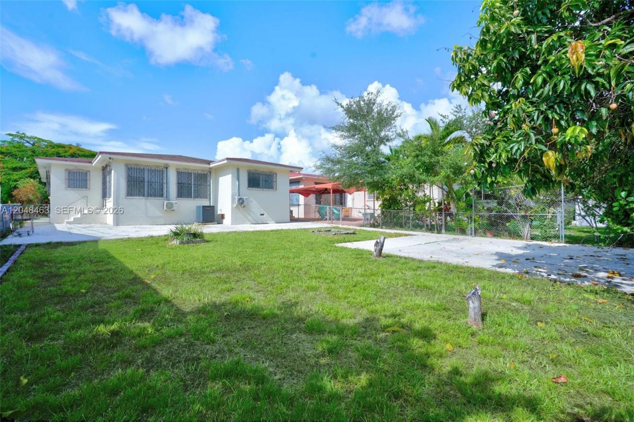 2323 NW 1st St , Miami, FL 33125 Photo