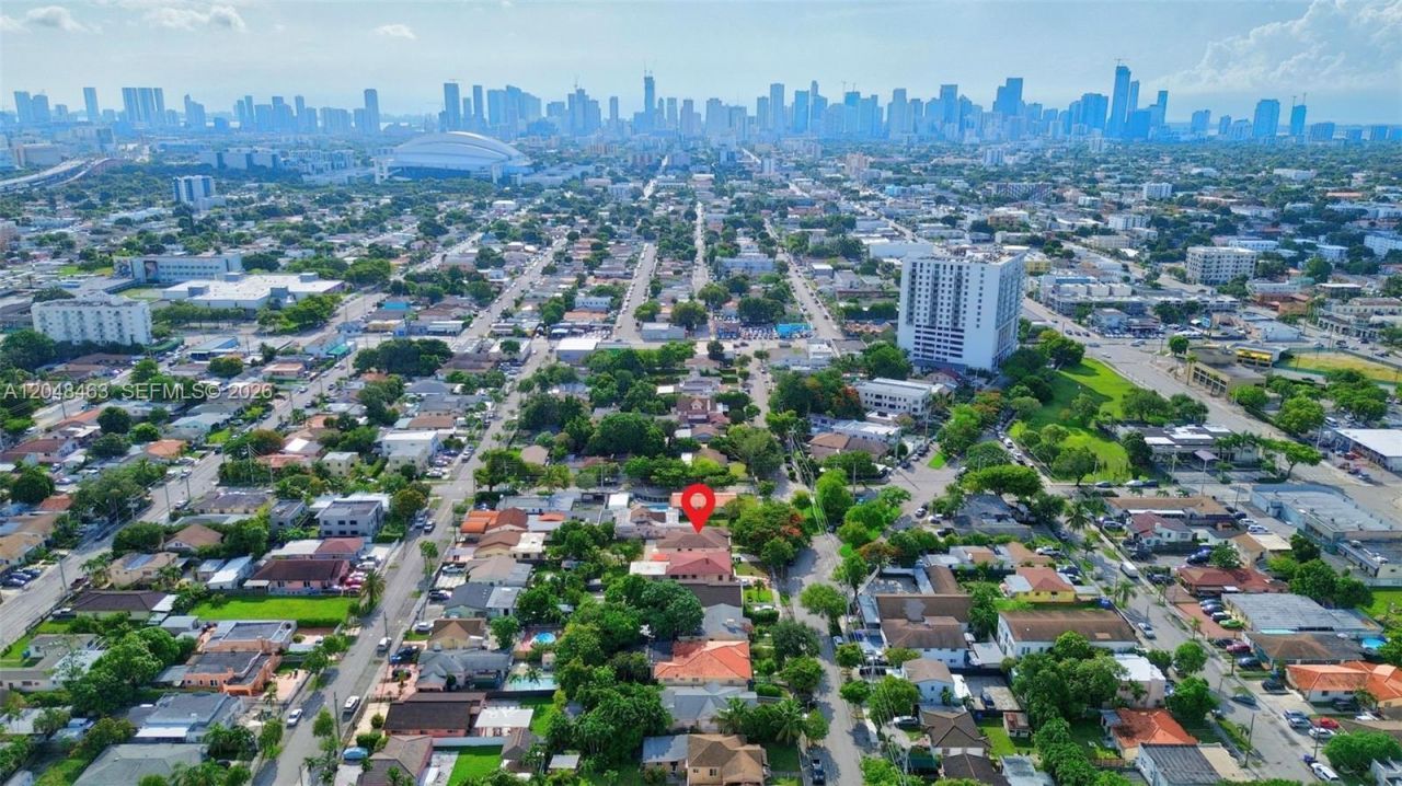 2323 NW 1st St , Miami, FL 33125 Photo