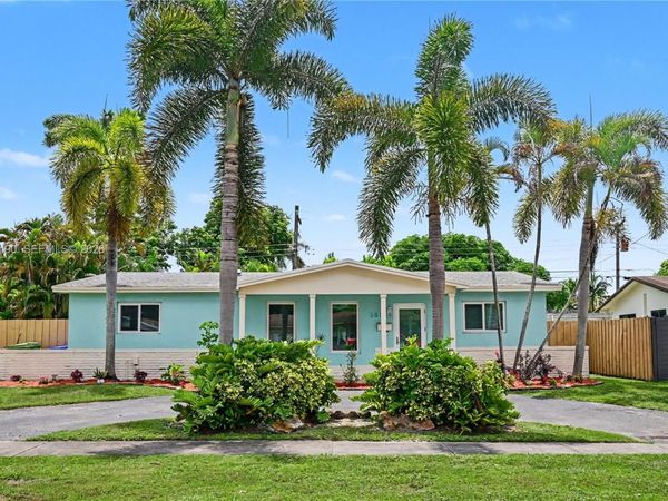 301 SW 65th Ave, Pembroke Pines, FL 33023