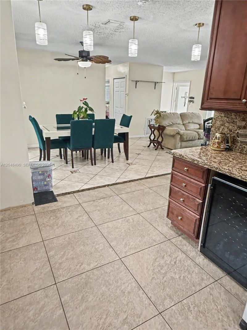 301 SW 65th Ave, Pembroke Pines, FL 33023 Photo