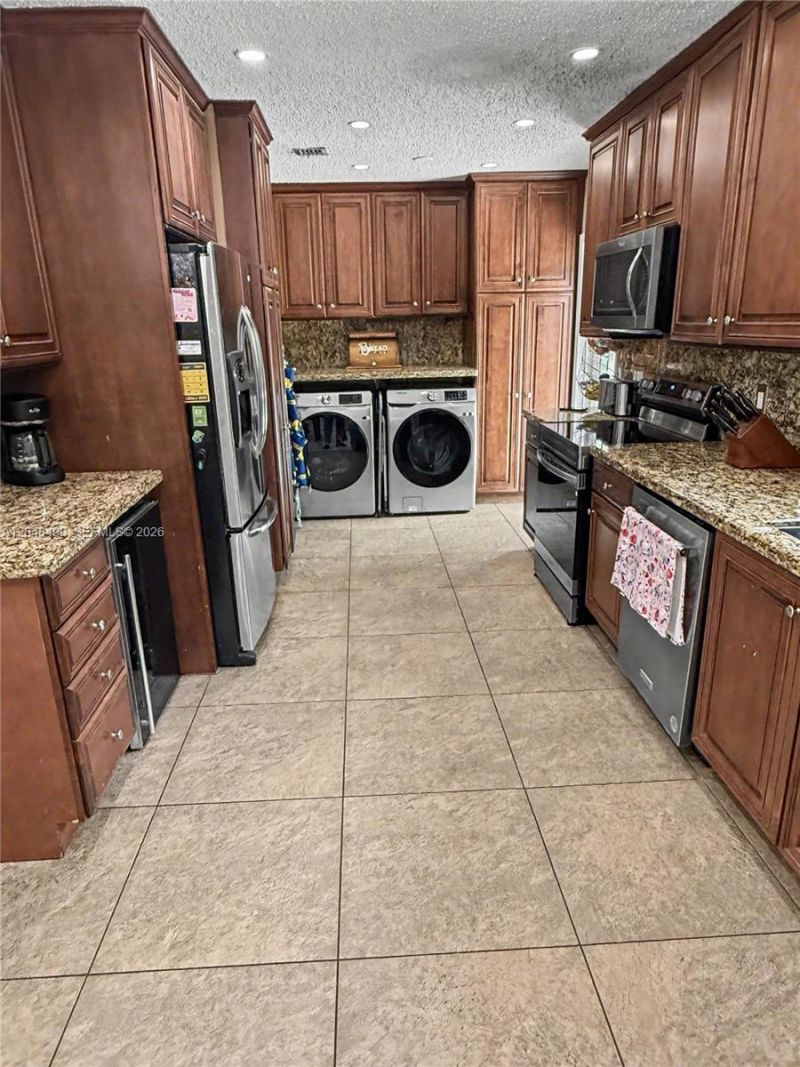 301 SW 65th Ave, Pembroke Pines, FL 33023 Photo