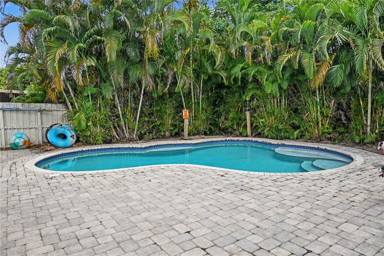 301 SW 65th Ave, Pembroke Pines, FL 33023 Photo