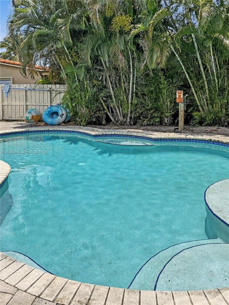 301 SW 65th Ave, Pembroke Pines, FL 33023 Photo