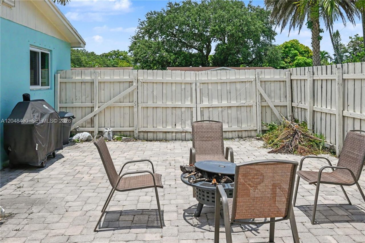 301 SW 65th Ave, Pembroke Pines, FL 33023 Photo