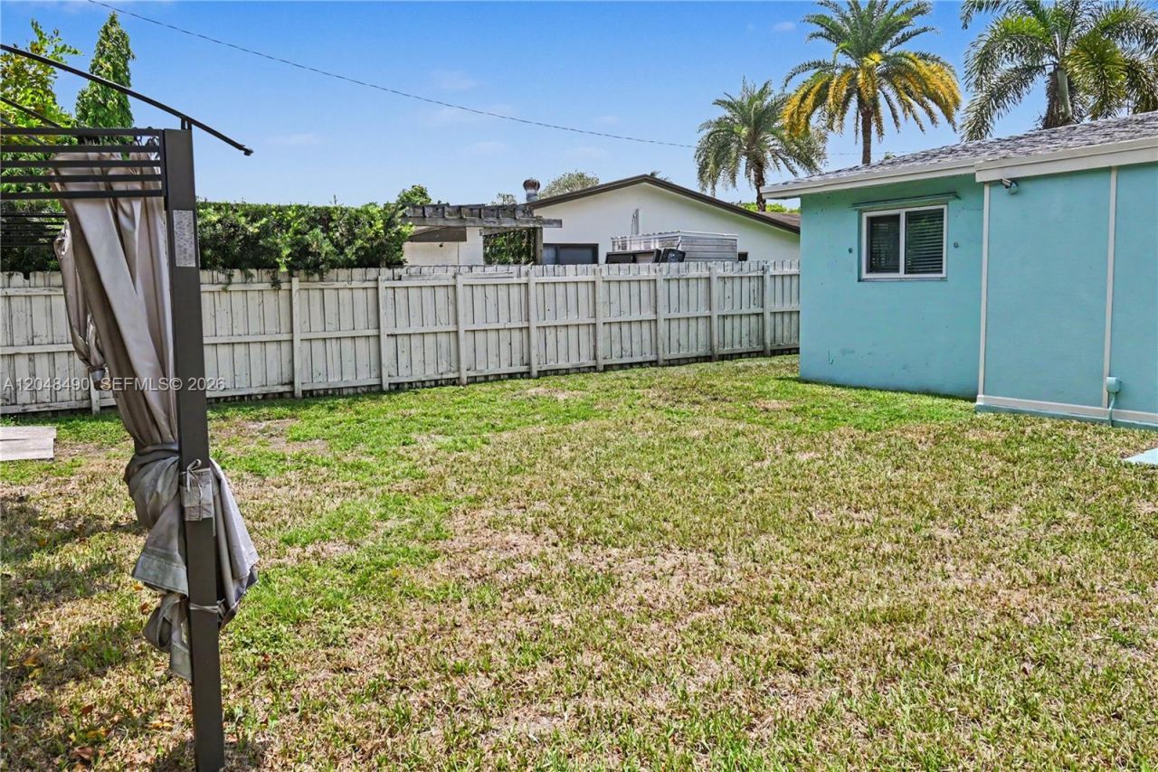 301 SW 65th Ave, Pembroke Pines, FL 33023 Photo