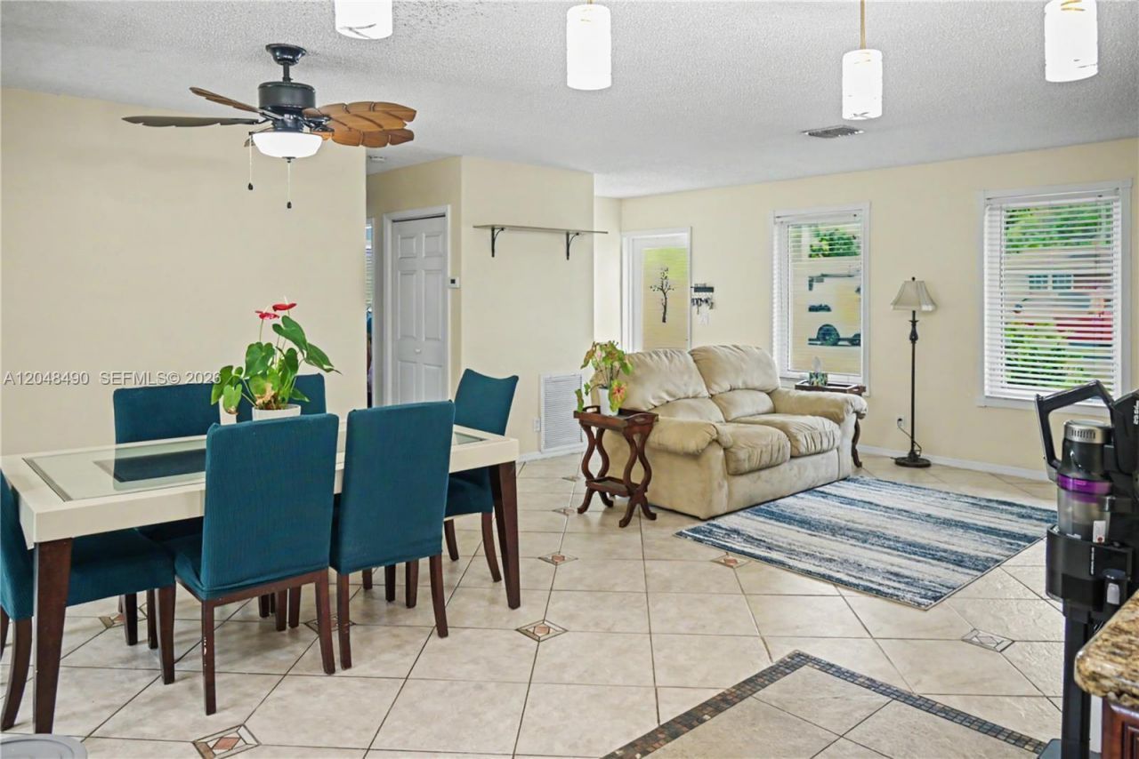 301 SW 65th Ave, Pembroke Pines, FL 33023 Photo