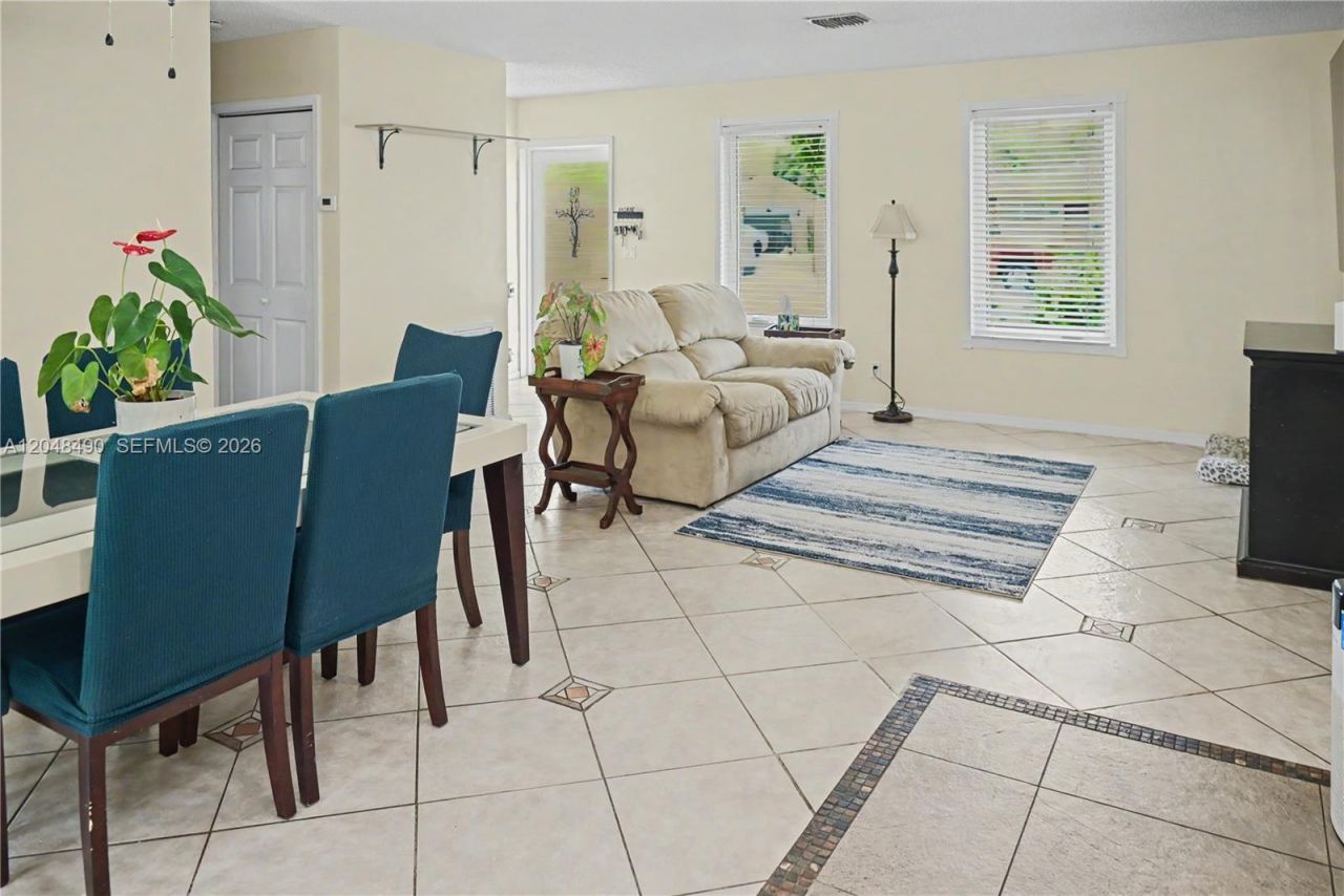 301 SW 65th Ave, Pembroke Pines, FL 33023 Photo