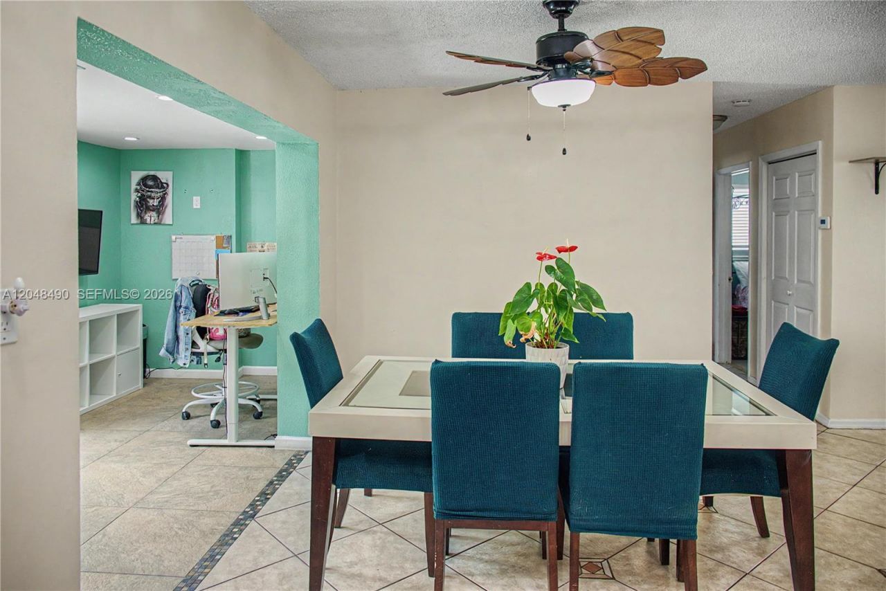 301 SW 65th Ave, Pembroke Pines, FL 33023 Photo