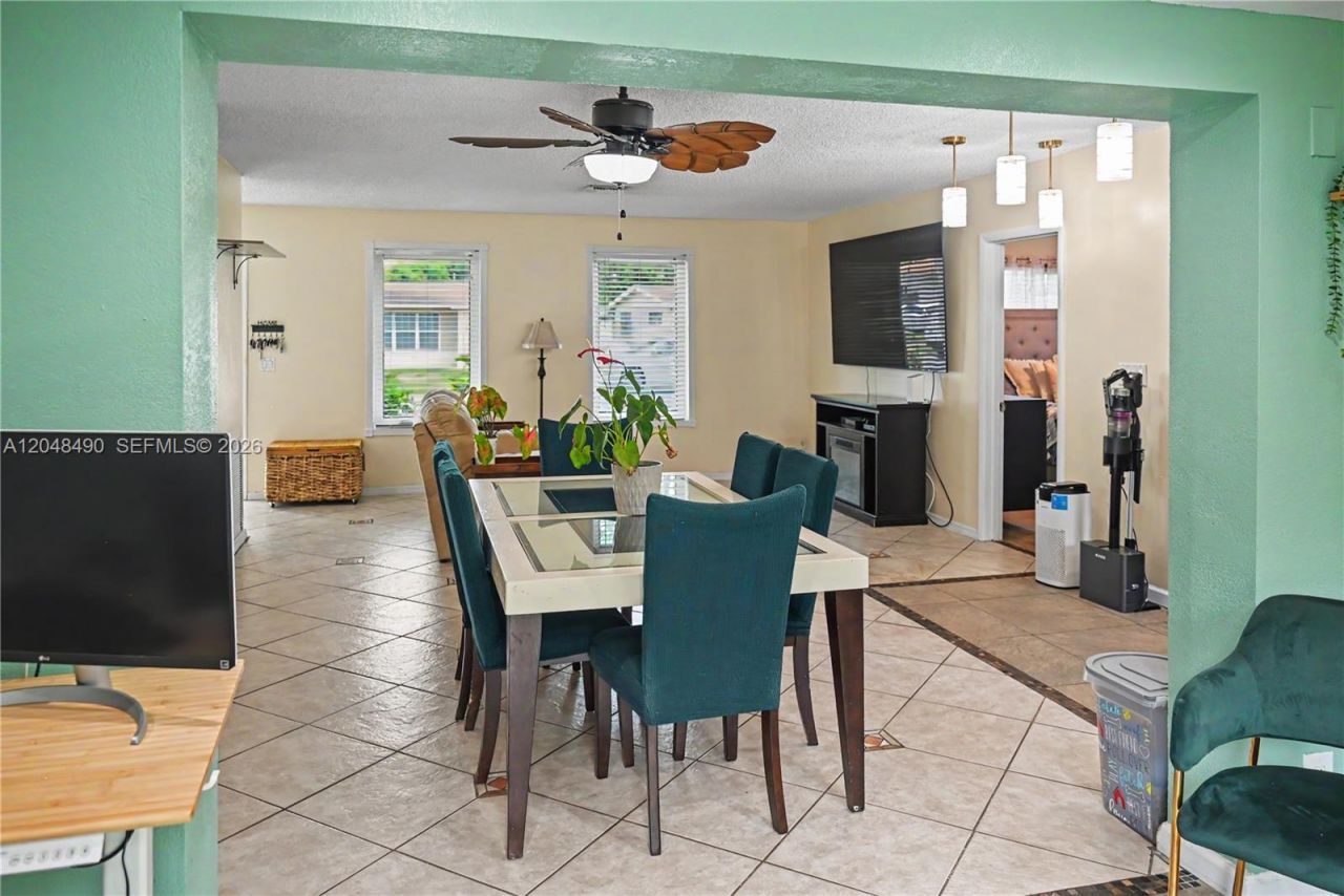 301 SW 65th Ave, Pembroke Pines, FL 33023 Photo