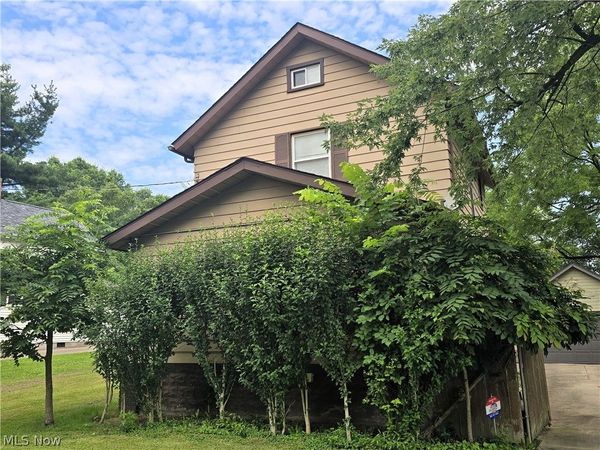 3260 Vestal Road, Youngstown, OH 44509