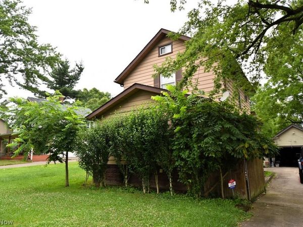 3260 Vestal Road, Youngstown, OH 44509