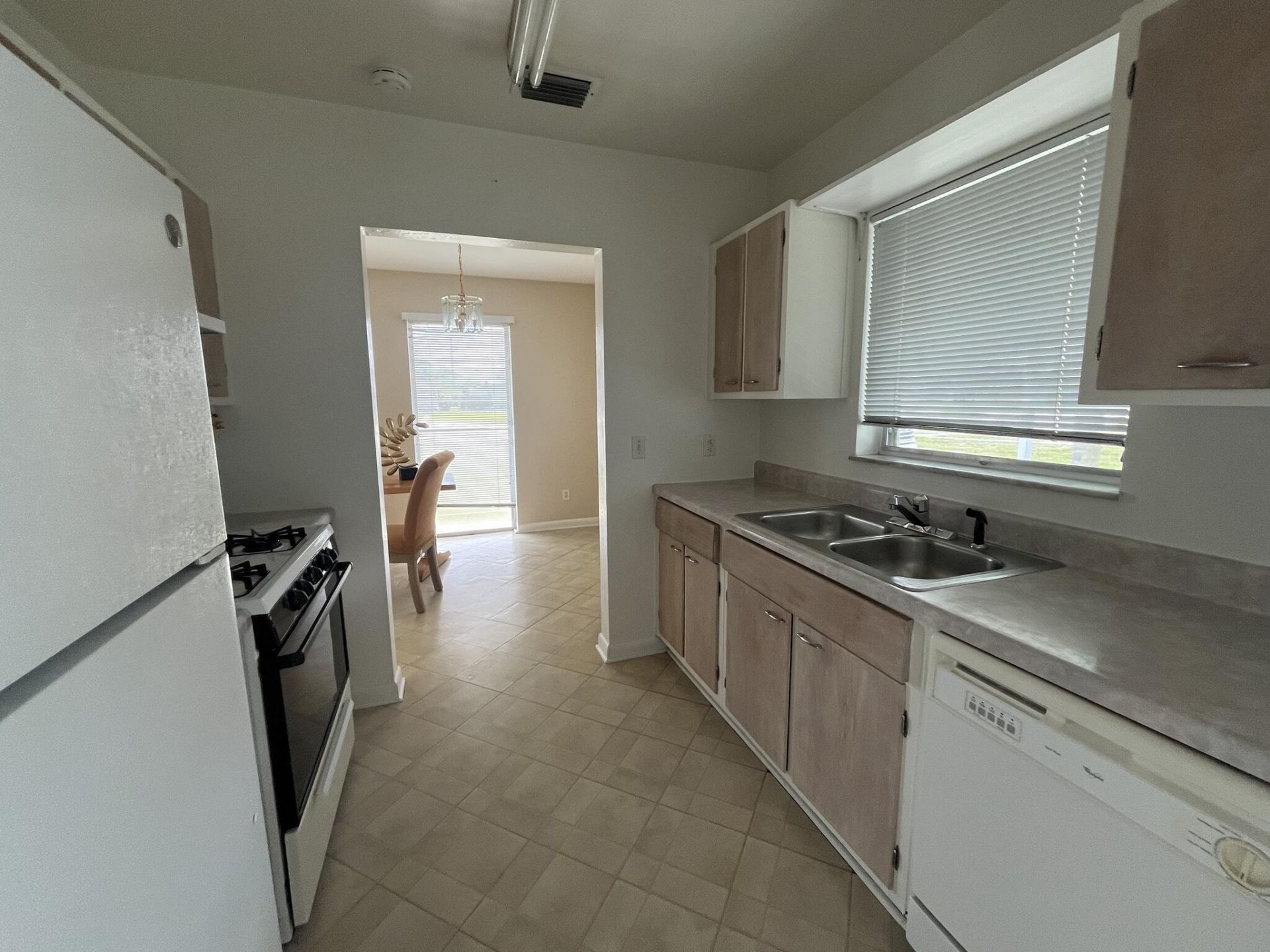 213 NE Prima Vista Boulevard, Port Saint Lucie, FL 34983 Photo