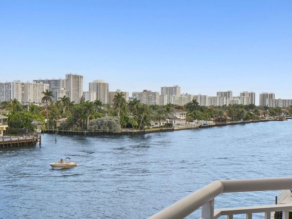3100 NE 48th Street, Unit 415, Fort Lauderdale, FL 33308