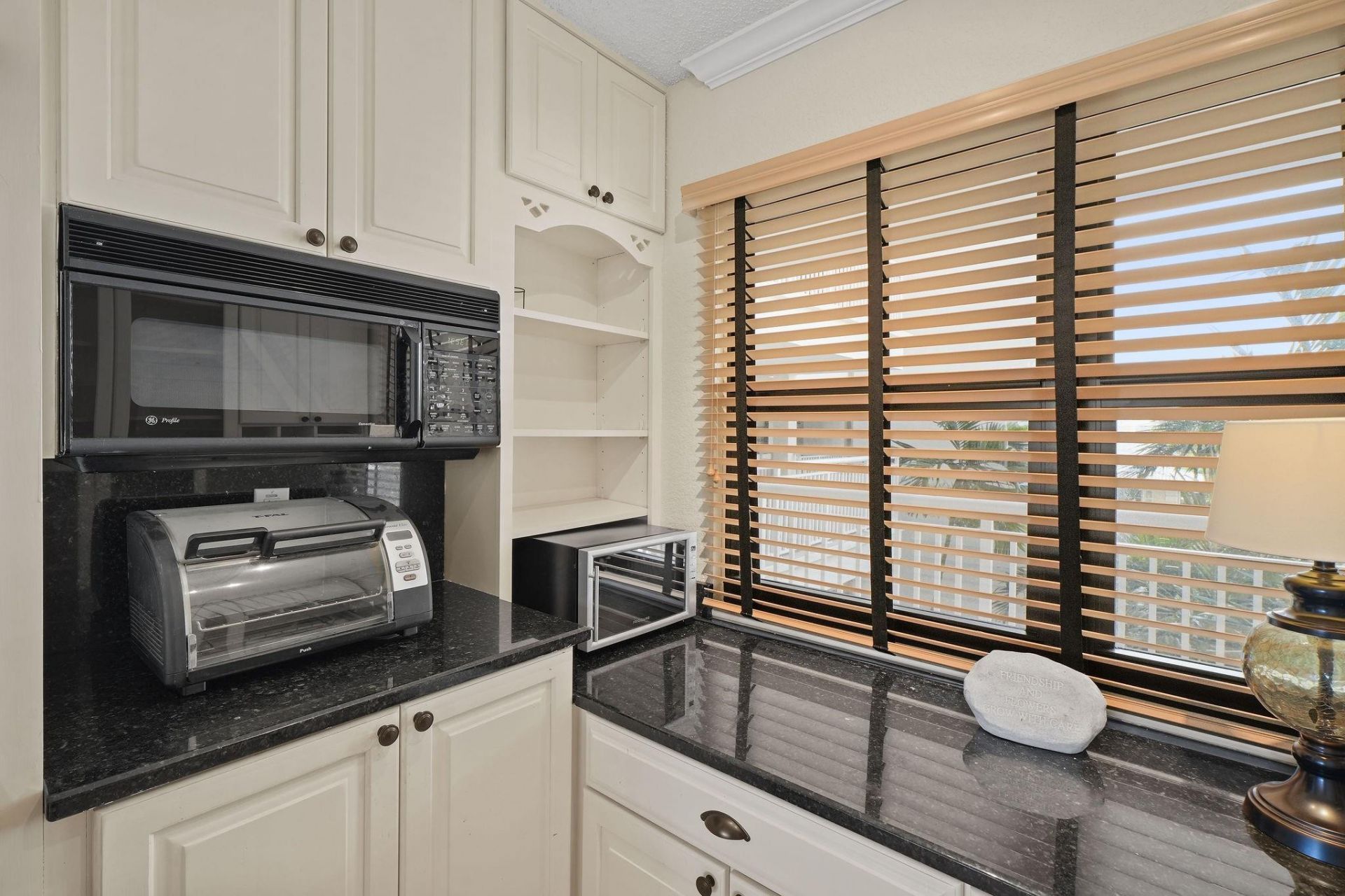 3100 NE 48th Street, Unit 415, Fort Lauderdale, FL 33308 Photo