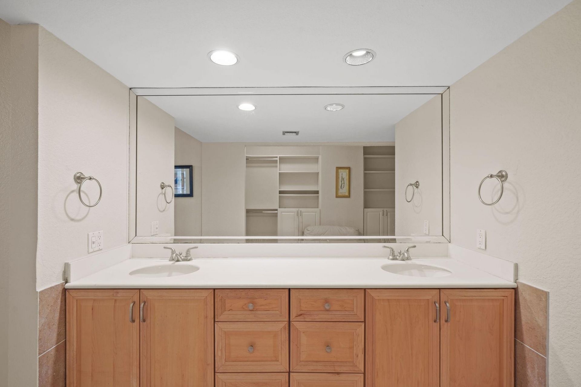 3100 NE 48th Street, Unit 415, Fort Lauderdale, FL 33308 Photo
