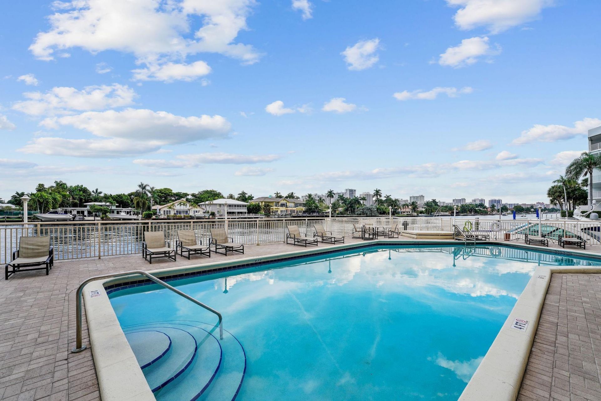 3100 NE 48th Street, Unit 415, Fort Lauderdale, FL 33308 Photo