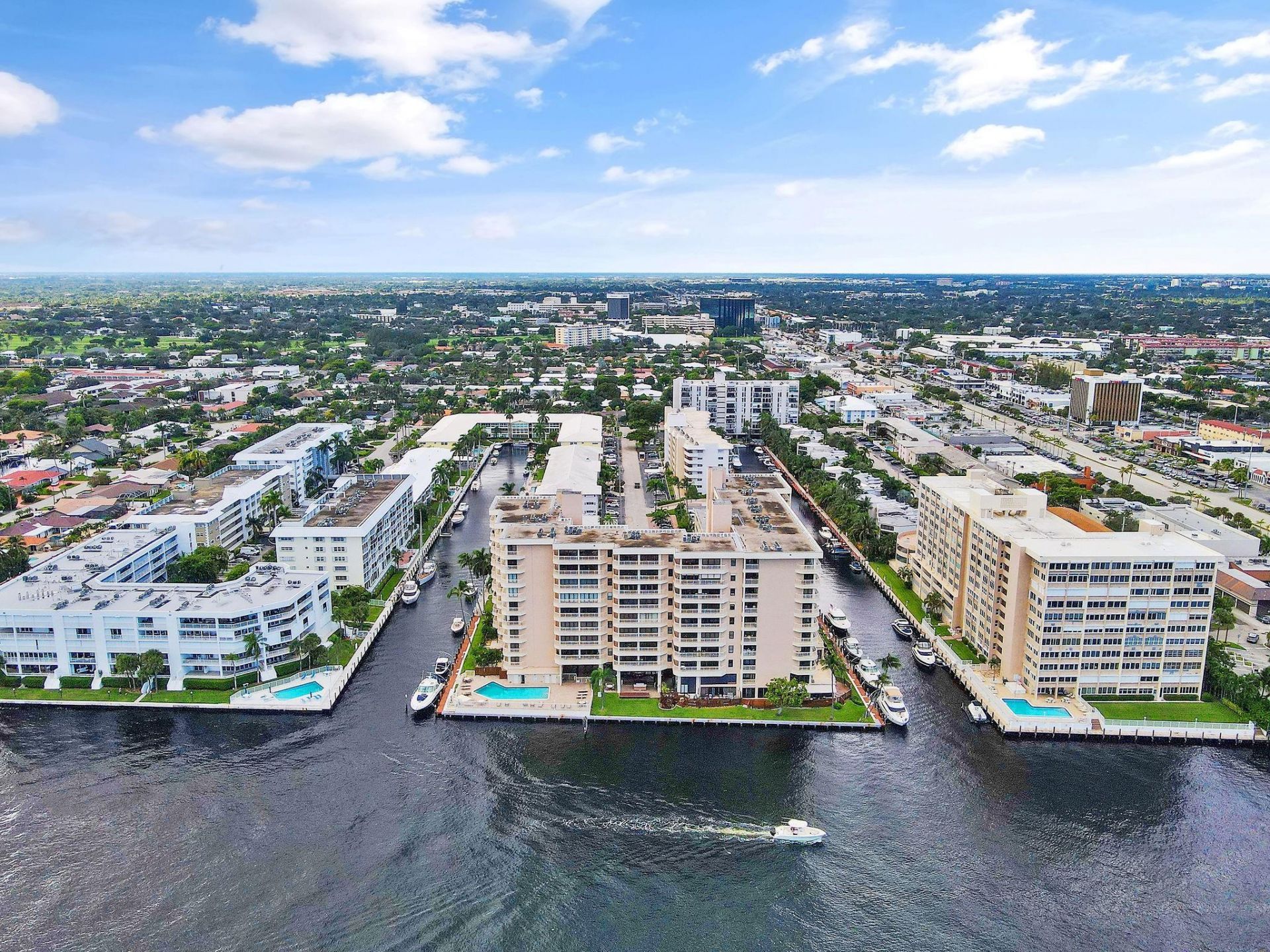 3100 NE 48th Street, Unit 415, Fort Lauderdale, FL 33308 Photo