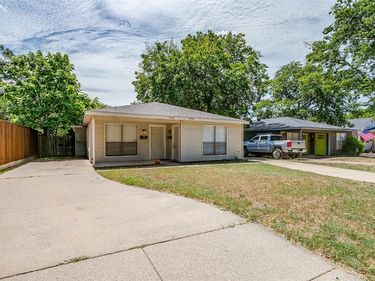 3236 Merida Avenue , Unit 2, Fort Worth, TX 76109