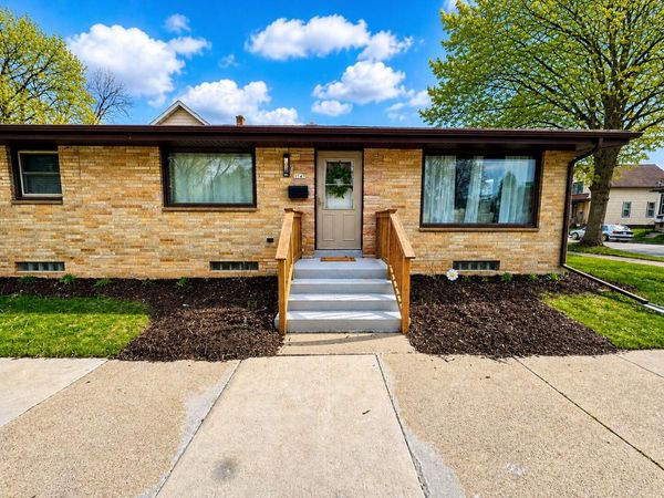 1147 Logan Ave, Sheboygan, WI 53083