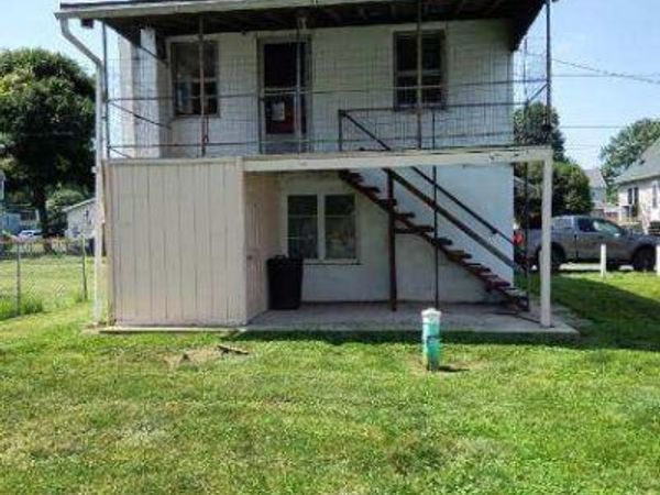 122 COMMERCIAL AVENUE, Unit B, MIDDLETOWN, PA 17057