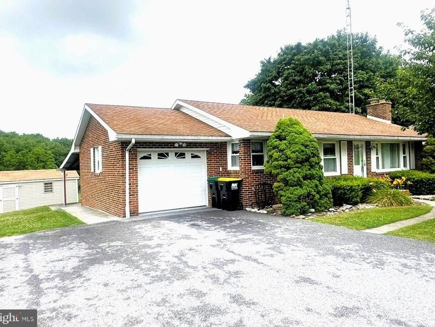 985 Fairview Drive, Hanover, PA 17331 Main Photo