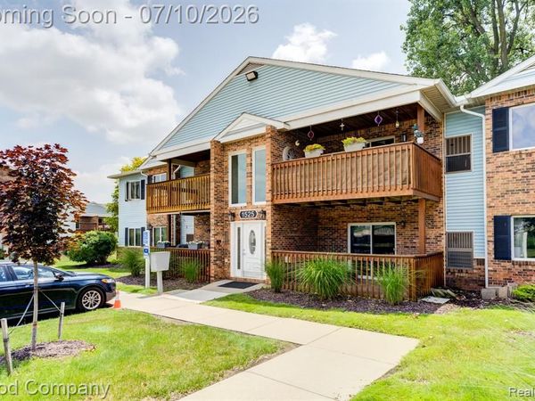 1525 Harbour Court, Trenton, MI 48183