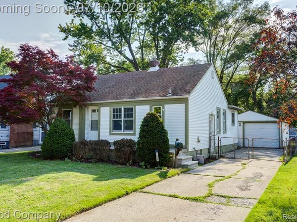 1800 Cummings Avenue, Berkley, MI 48072