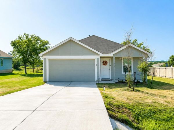 11212 Superior Bay LN , Mustang Ridge, TX 78610