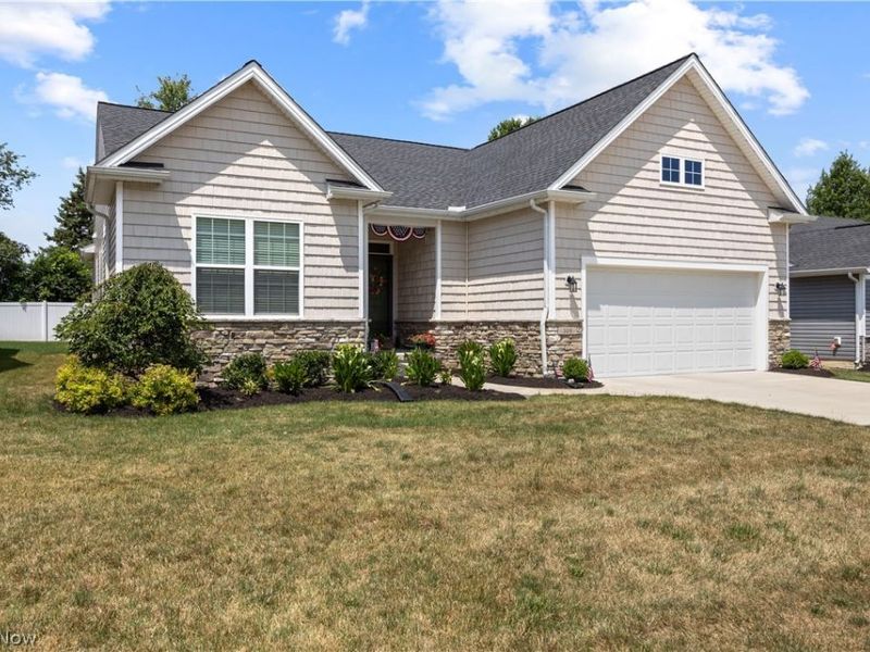 109 W Spring Drive , Elyria, OH 44035 Photo 2