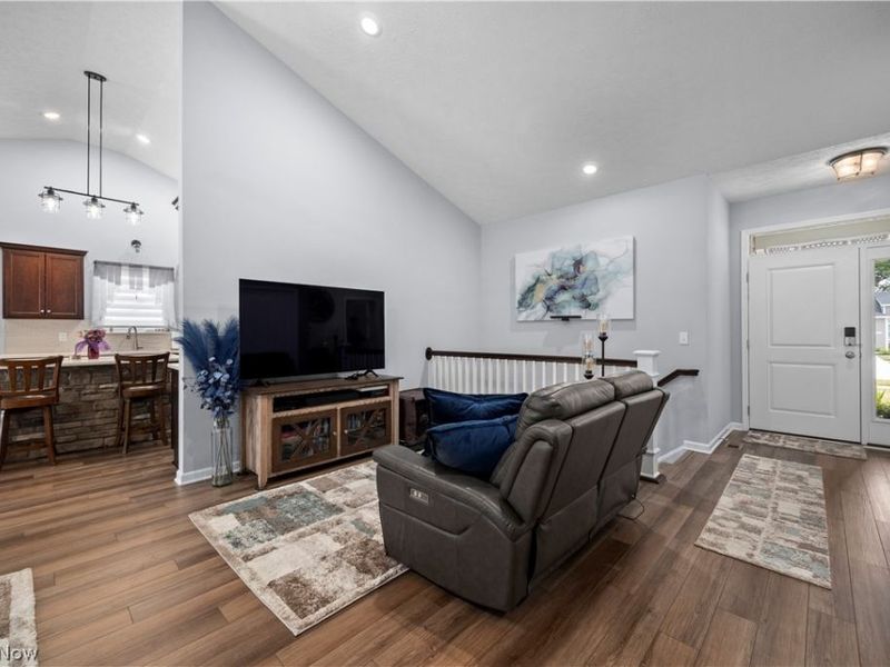 109 W Spring Drive , Elyria, OH 44035 Photo 6