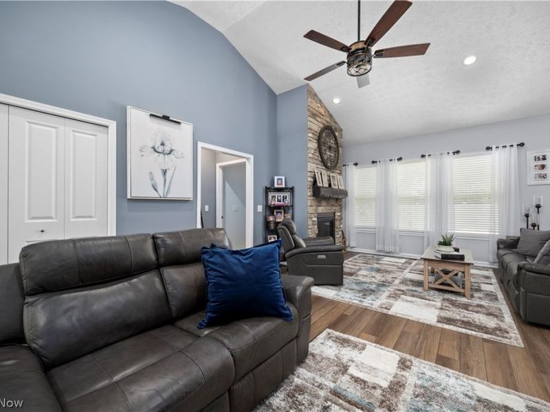 109 W Spring Drive , Elyria, OH 44035 Photo 7