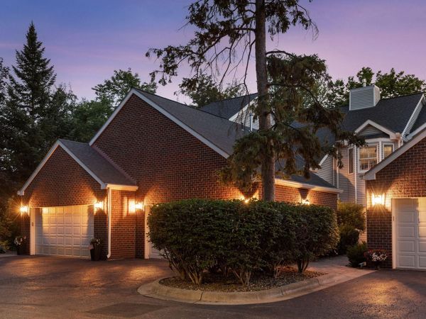 4610 France Avenue S, Edina, MN 55410
