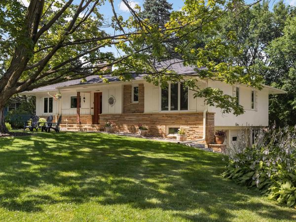 4900 Frontenac Avenue, Golden Valley, MN 55422