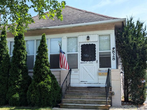 828 Lewis Avenue, St. Joseph, MI 49085