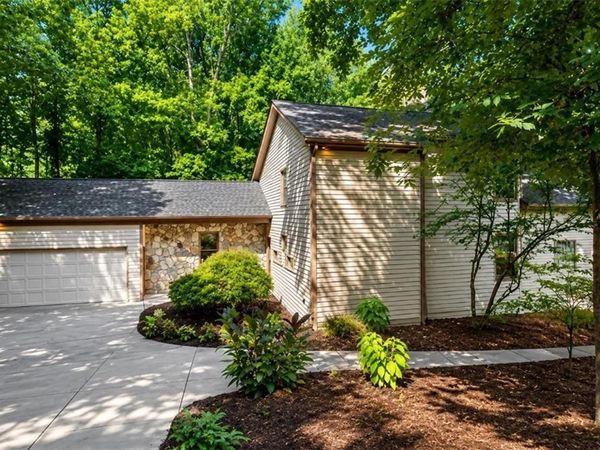 8760 S Mount Drive, Alpharetta, GA 30022