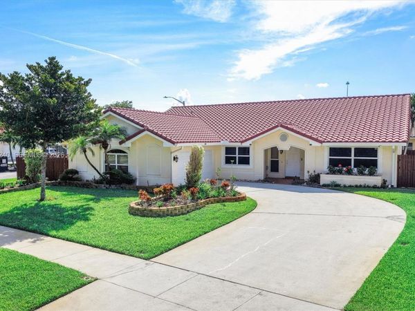4870 Hawkes Bluff Ave , Davie, FL 33331