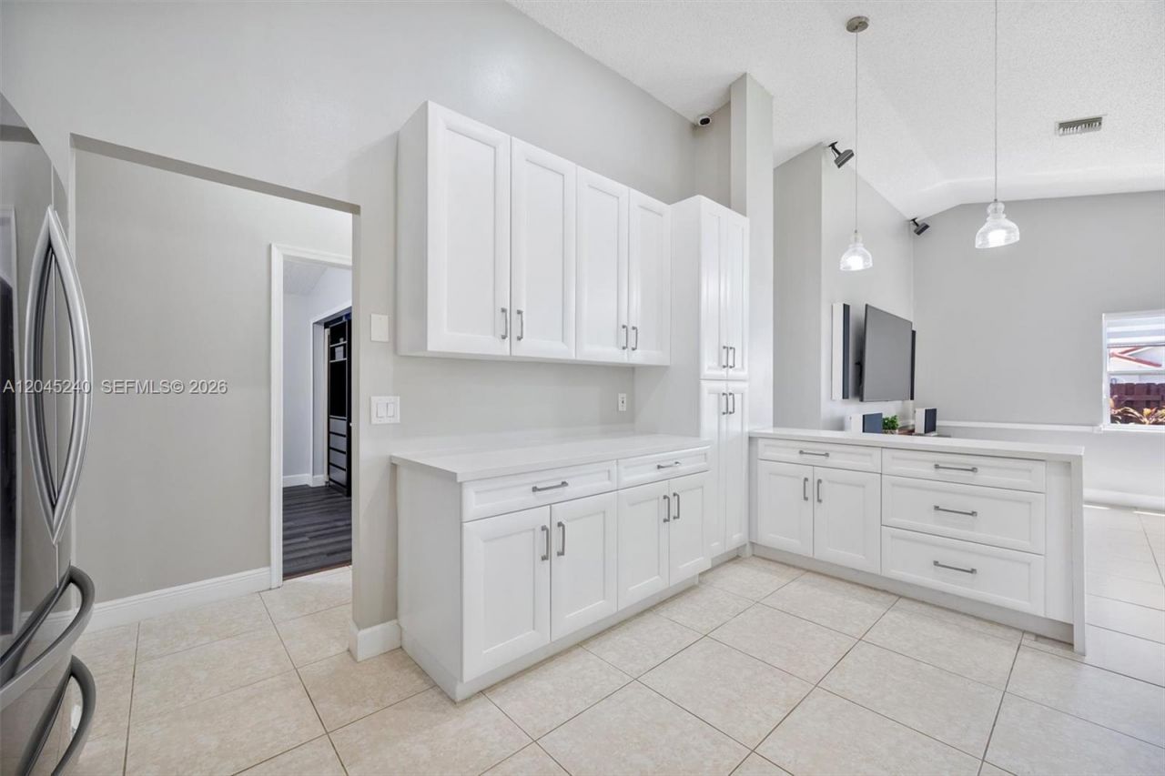 4870 Hawkes Bluff Ave , Davie, FL 33331 Photo