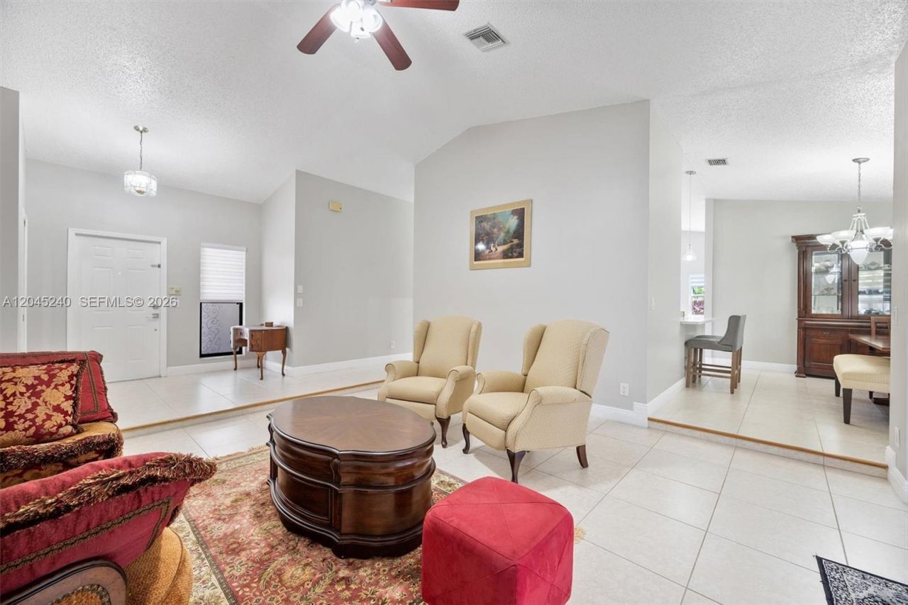 4870 Hawkes Bluff Ave , Davie, FL 33331 Photo
