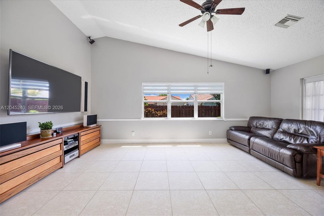 4870 Hawkes Bluff Ave , Davie, FL 33331 Photo