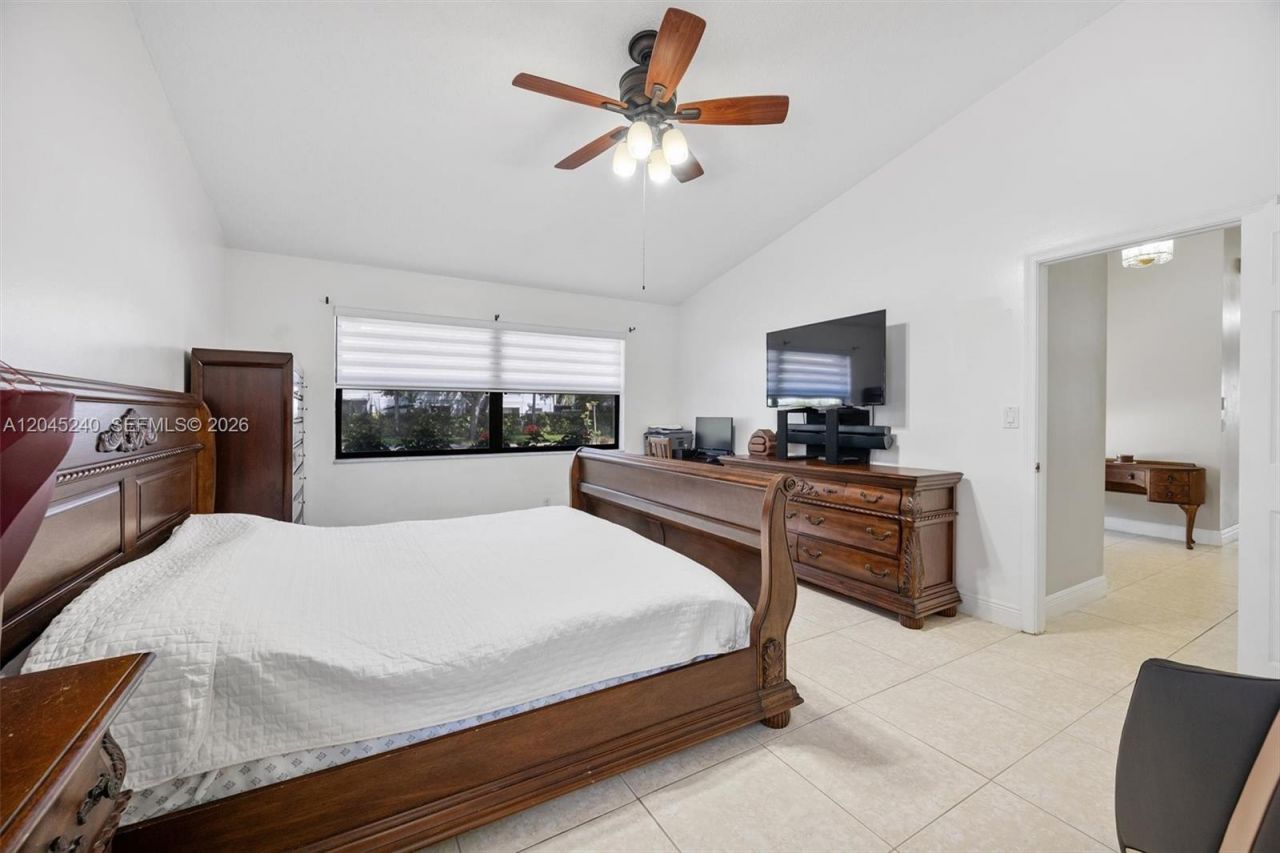 4870 Hawkes Bluff Ave , Davie, FL 33331 Photo