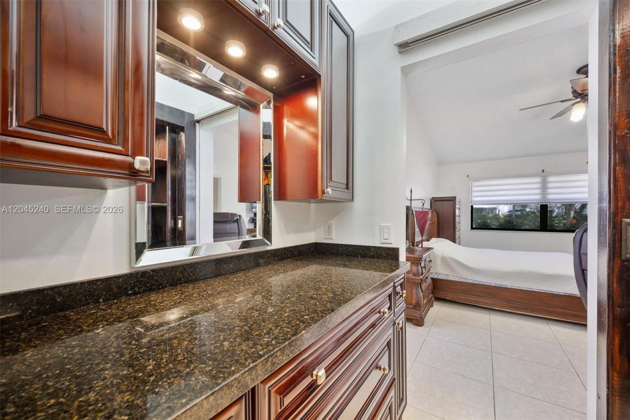 4870 Hawkes Bluff Ave , Davie, FL 33331 Photo