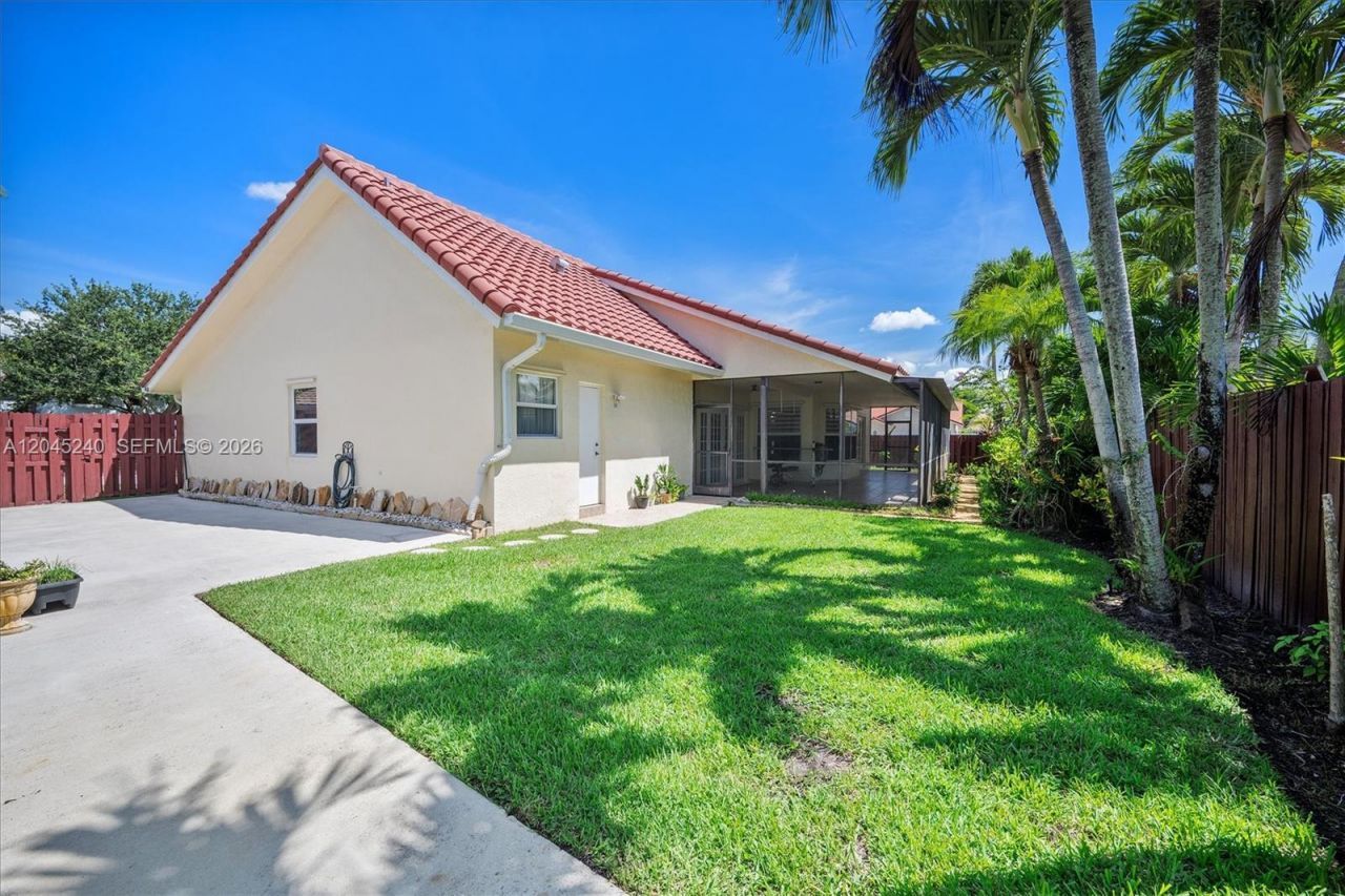 4870 Hawkes Bluff Ave , Davie, FL 33331 Photo